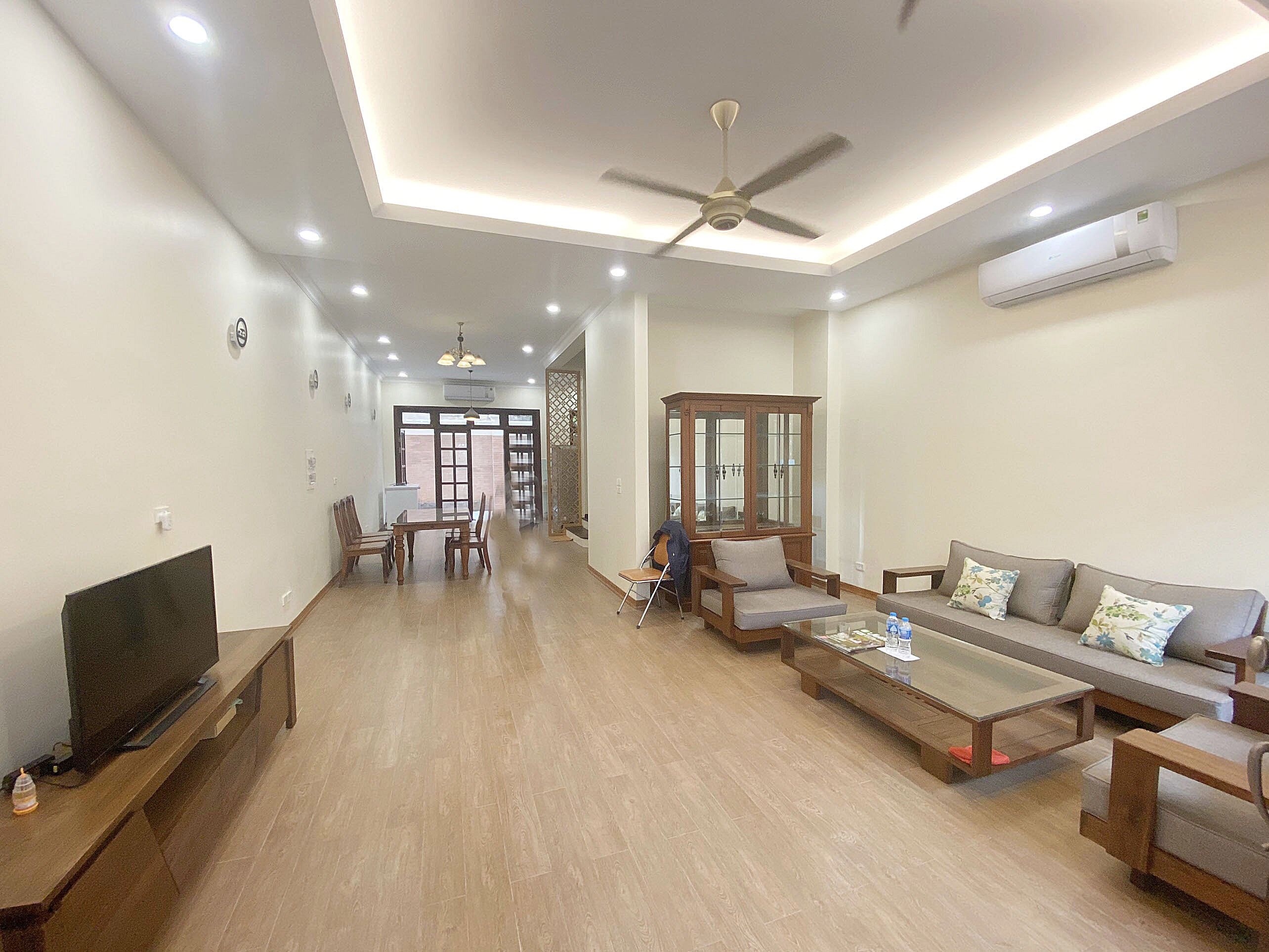 Biệt thự sân vườn 200m2 khu đô thị Ciputra, Tây Hồ cho thuê